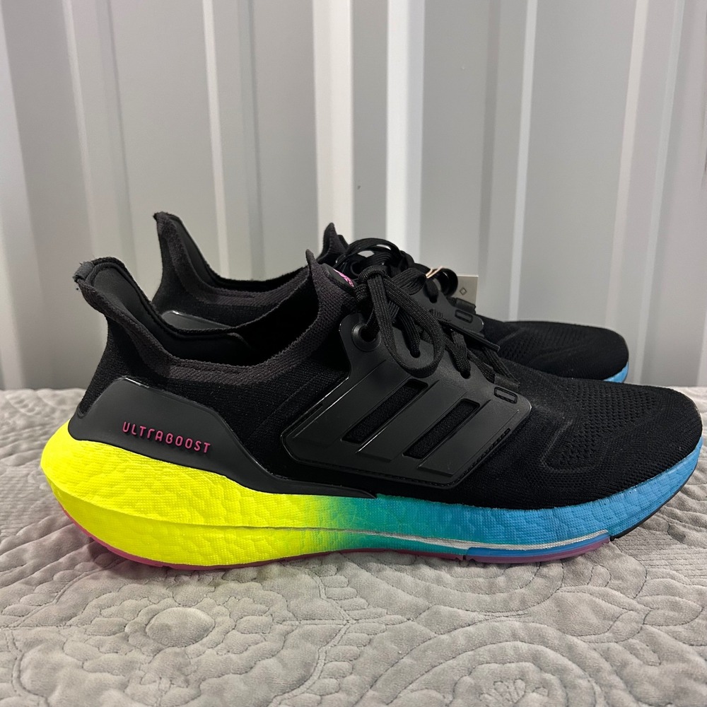 Adidas Ultraboost 22 Mens Running Shoes Black Neon Gradient GY8290 New